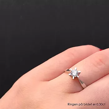 Bilde nummer 3 av Pan Jewelry, Isabella enstensring i 585 hvitt gull 0,30 ct