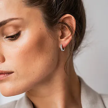 Bilde nummer 2 av Øreringer i 925 sølv med zirkonia