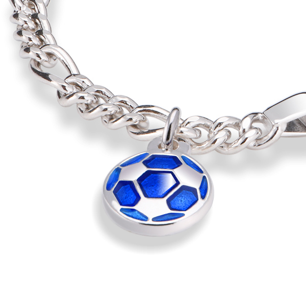 Bilde nummer 2 av Pia&Per, Armbånd i 925 sølv med graveringsplate og fotball charms i blå og hvit emalje