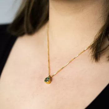 Bilde nummer 4 av Pan Jewelry, Smykke i forgylt 925 sølv med grønn zirkonia