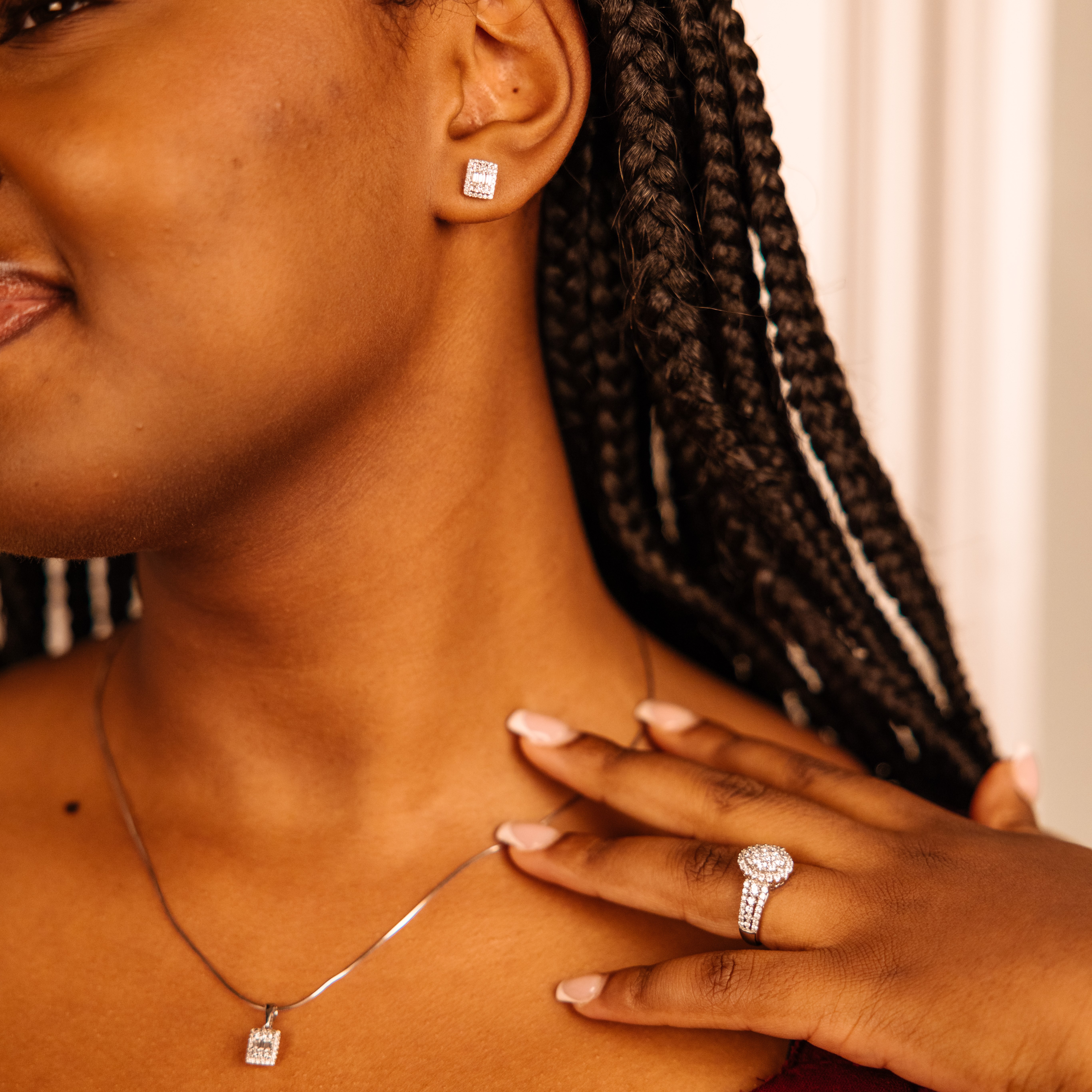 Bilde nummer 4 av Elizabeth øredobber i 585 hvitt gull med diamanter 0,50 ct