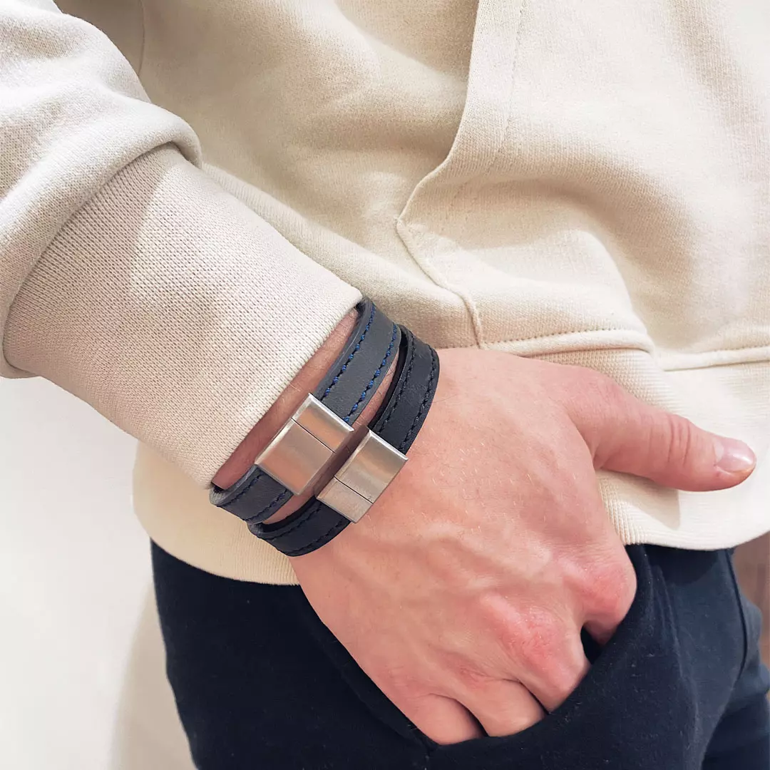 Bilde nummer 2 av Alexander, Armbånd i stål med blå skinnrem