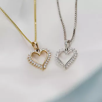 Bilde nummer 4 av Sophia smykke i 375 gult gull med diamanthjerte 0,15 ct