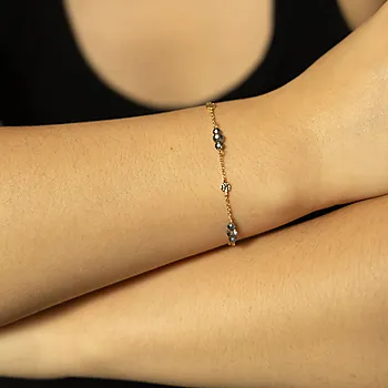 Bilde nummer 2 av Fairy armbånd i forgylt 925 sølv med blå glasstener