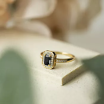 Bilde nummer 4 av Pan Jewelry, Ring i forgylt 925 sølv med sort zirkonia