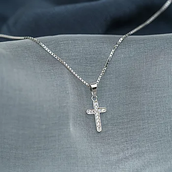 Bilde nummer 2 av Pan Jewelry, Smykke i 925 sølv med kors og zirkonia