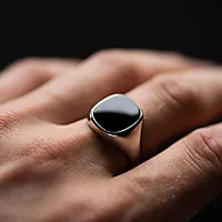 Bilde nummer 2 av Ring i 925 sølv med onyx
