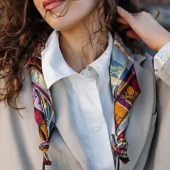 Bilde nummer 4 av Mimmi 94 silkeskjerf i 100% silke