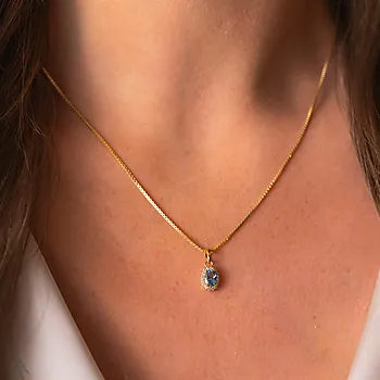 Bilde nummer 2 av Pan Jewelry, Athens Charm smykke i forgylt 925 sølv med syntetisk blå spinell