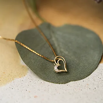 Bilde nummer 3 av Pan Jewelry, Anheng i 585 gult gull med hjerte og diamant 0,005 ct