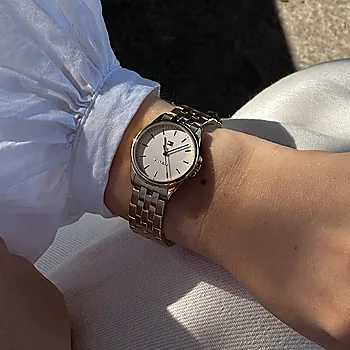 Bilde nummer 2 av Tommy Hilfiger, Dameklokke med gullfarget stållenke