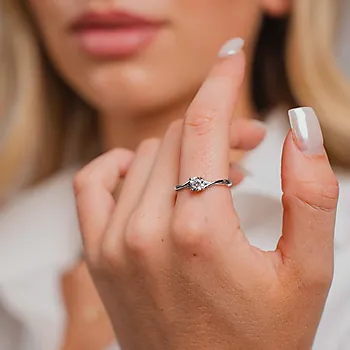 Bilde nummer 2 av Eternal Twist ring i 925 sølv