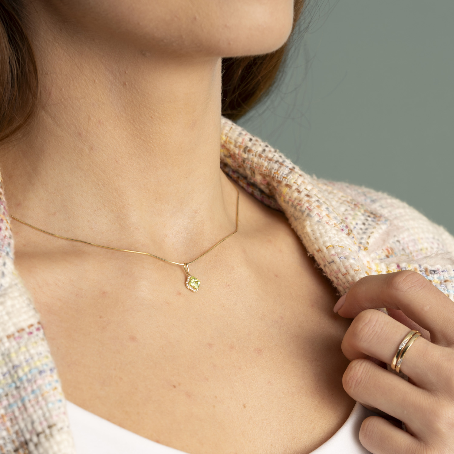 Bilde nummer 2 av Pan Jewelry, Anheng i 585 gult gull med grønn zirkonia