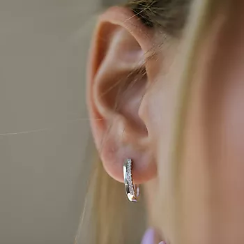 Bilde nummer 2 av Diamantøreringer i 585 hvitt gull 0,15 ct