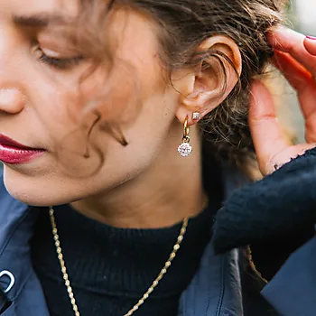 Bilde nummer 4 av Pan Jewelry, Ivy øreringer i forgylt 925 sølv med rosa zirkonia