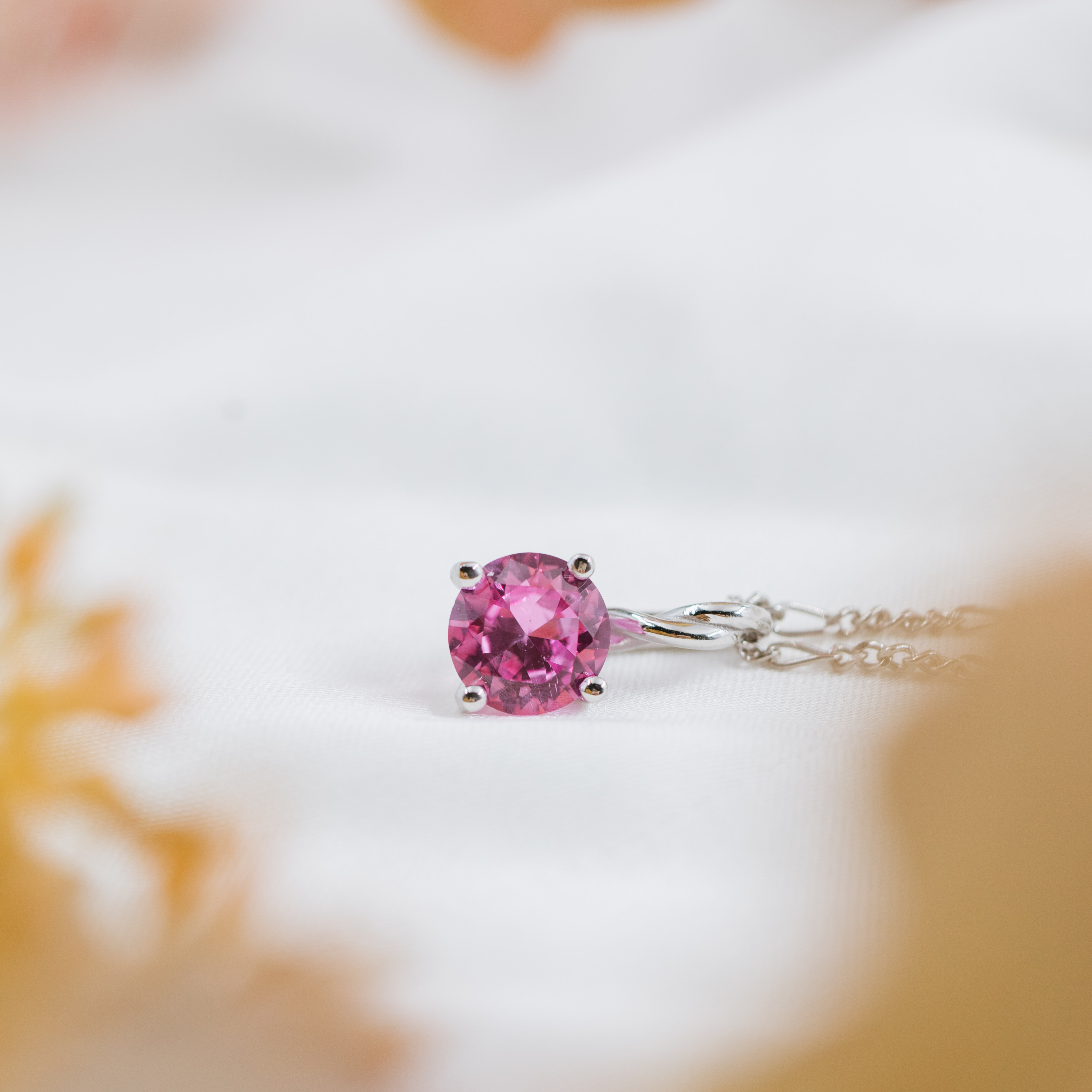 Bilde nummer 3 av Pan Jewelry Drops, Anheng i 585 hvitt gull med syntetisk Spinell