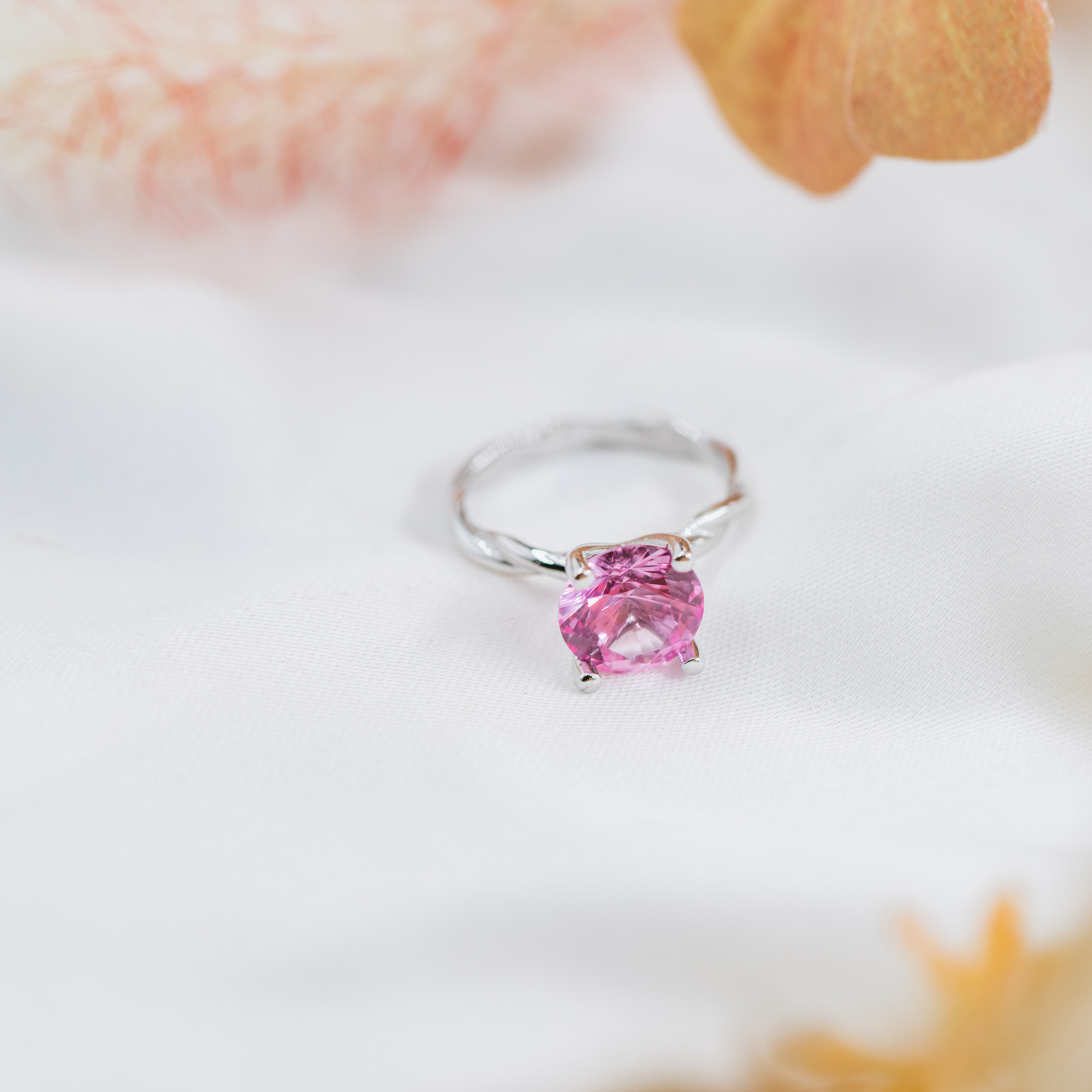 Bilde nummer 3 av Pan Jewelry Drops, Ring i 585 hvitt gull med syntetisk Spinell