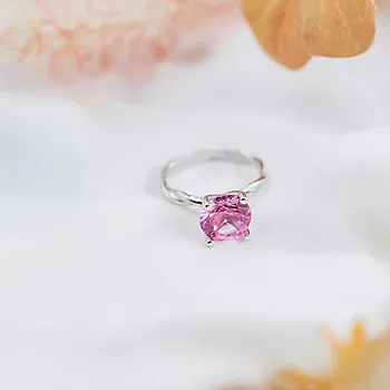 Bilde nummer 3 av Pan Jewelry Drops, Ring i 585 hvitt gull med syntetisk Spinell
