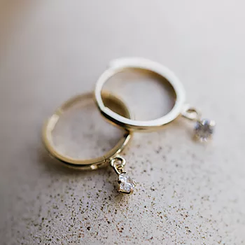 Bilde nummer 3 av Pan Jewelry, Øreringer i 585 gult gull med zirkonia