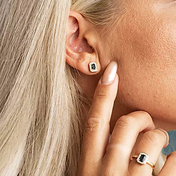 Bilde nummer 3 av Pan Jewelry, Øredobber i 925 forgylt sølv med sort zirkonia