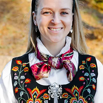 Bilde nummer 3 av Tyrihans, Gabriella silkeskjerf i 100% silke
