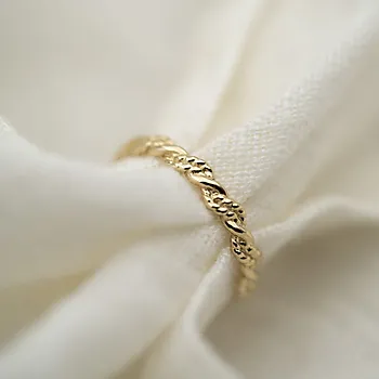 Bilde nummer 4 av Pan Jewelry, Ring i 585 gult gull med tvinnet detaljer