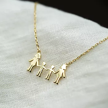 Bilde nummer 3 av Pan Jewelry, Familiesmykke med mødre og to sønner i forgylt sølv