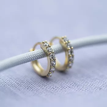 Bilde nummer 2 av Pan Jewelry, Øreringer i 925 forgylt sølv med zirkonia
