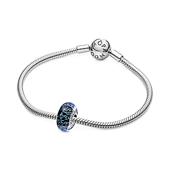 Bilde nummer 4 av Pandora Moments, Charm i 925 sølv med blått muranoglass