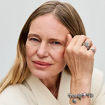 Bilde nummer 2 av Pandora Moments, Charm i 925 sølv med evighetstegn