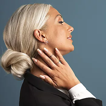 Bilde nummer 2 av Pan Jewelry, Øreringer i 585 gult gull med zirkonia