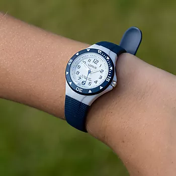 Bilde nummer 2 av Lorus Sport, Barneklokke med stålkasse og blå silikonrem