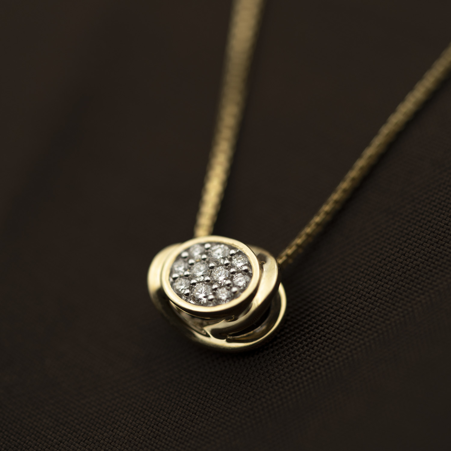 Bilde nummer 2 av Pan Jewelry, Anheng i 585 gult gull med diamanter 0,15 ct