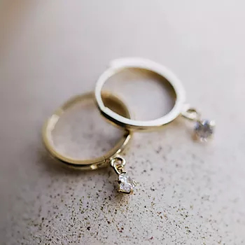 Bilde nummer 2 av Pan Jewelry, Øreringer i 585 gult gull med zirkonia