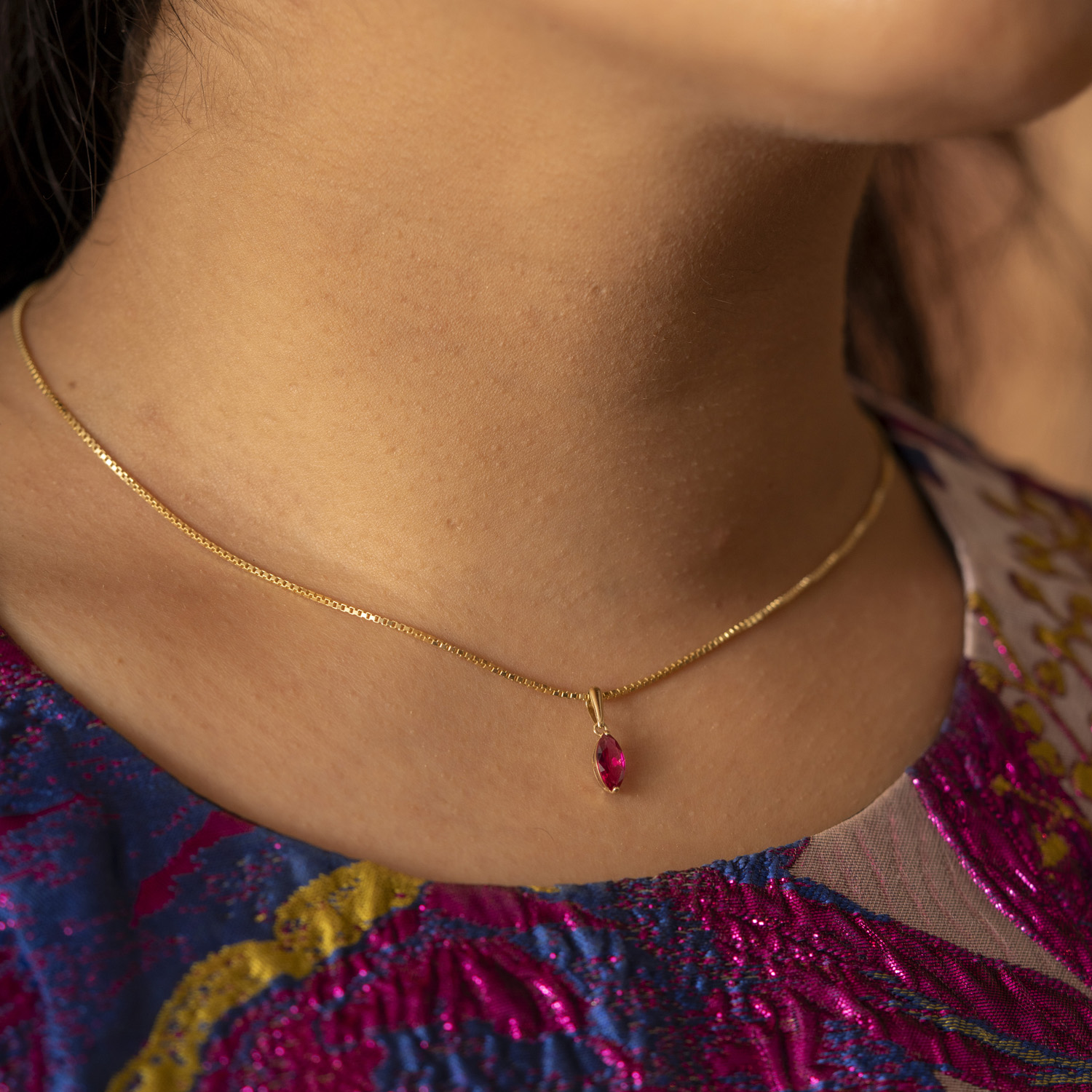 Bilde nummer 3 av Pan Jewelry, Anheng i 585 gult gull med dyp rosa zirkonia