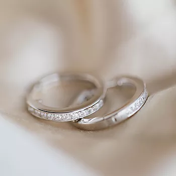 Bilde nummer 2 av Pan Jewelry, Øreringer i 925 sølv med zirkonia