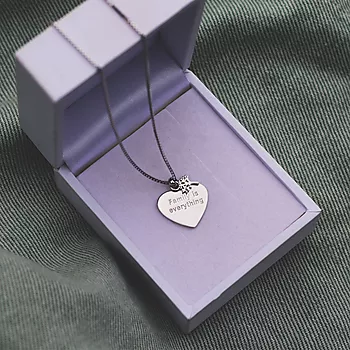 Bilde nummer 3 av Pan Jewelry, Hjerte smykke i 925 sølv "Family is everything"