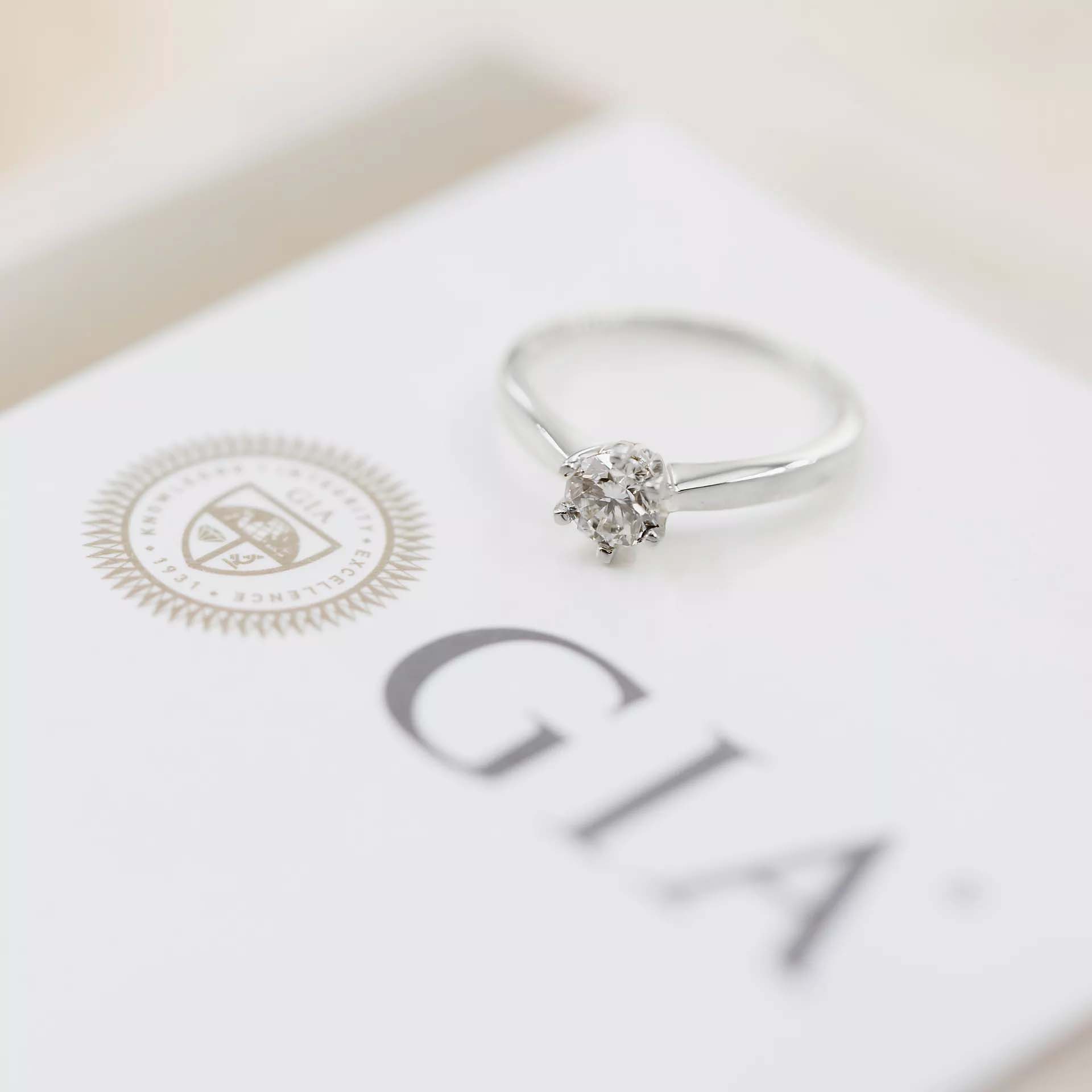 Bilde nummer 3 av Olivia diamantring i 585 hvitt gull 0,70 ct TWSI2