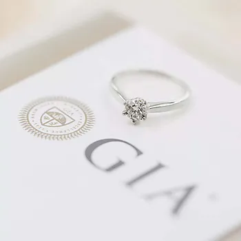 Bilde nummer 3 av Olivia diamantring i 585 hvitt gull 0,70 ct