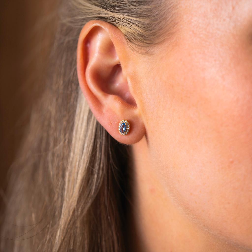 Bilde nummer 3 av Pan Jewelry, Athens Charm øredobber  i forgylt 925 sølv med syntetisk blå spinell