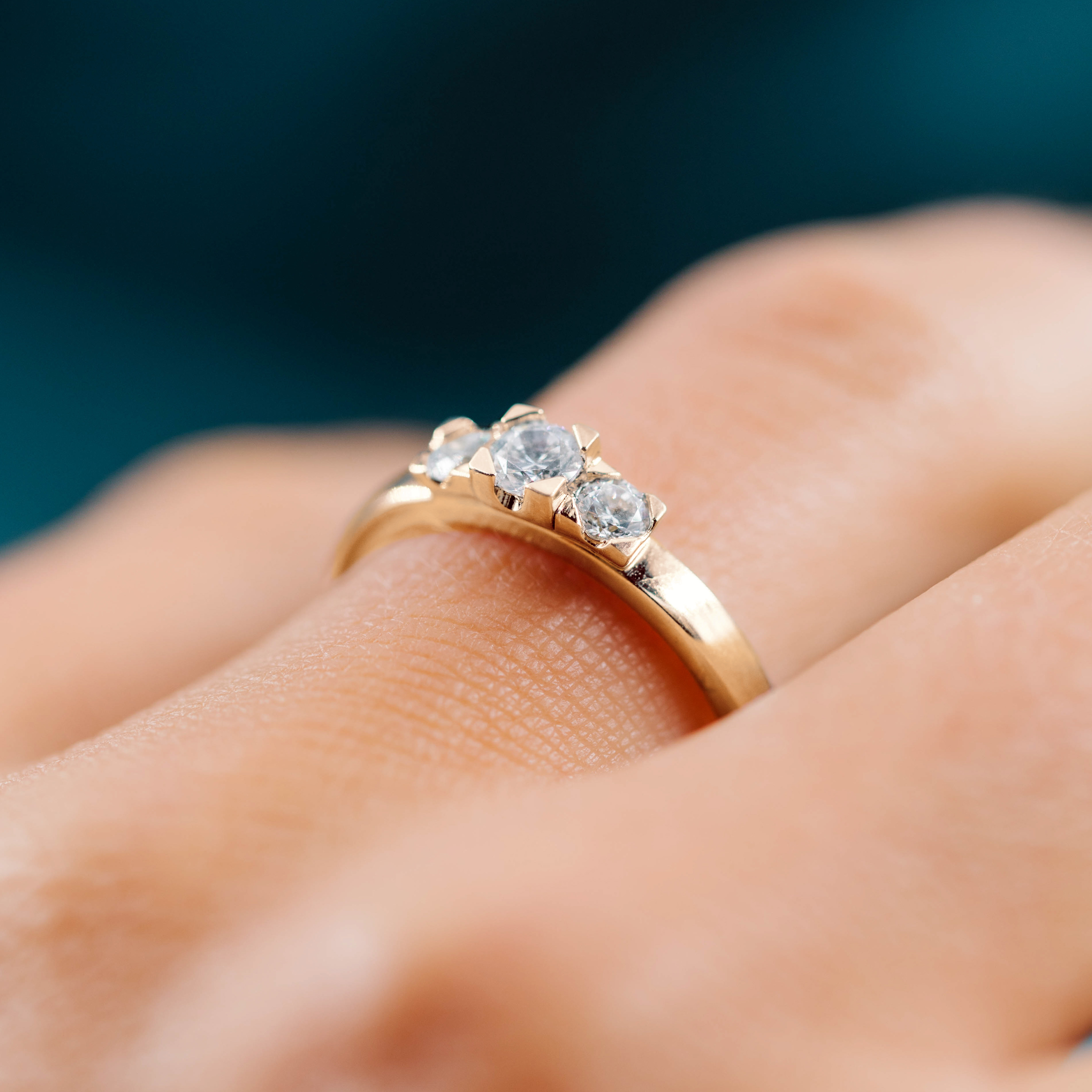 Bilde nummer 3 av Moments by Pan Jewelry, Diamantring Adore i 585 gult gull 0,43 CT | 2,5 mm bredde