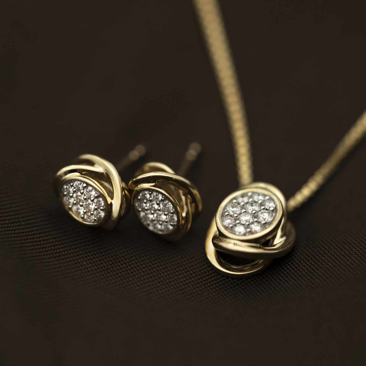 Bilde nummer 3 av Pan Jewelry, Anheng i 585 gult gull med diamanter 0,15 ct