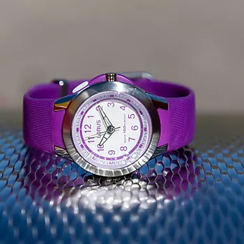 Bilde nummer 2 av Lorus Sport, Barneklokke med stålkasse og lilla silikonrem