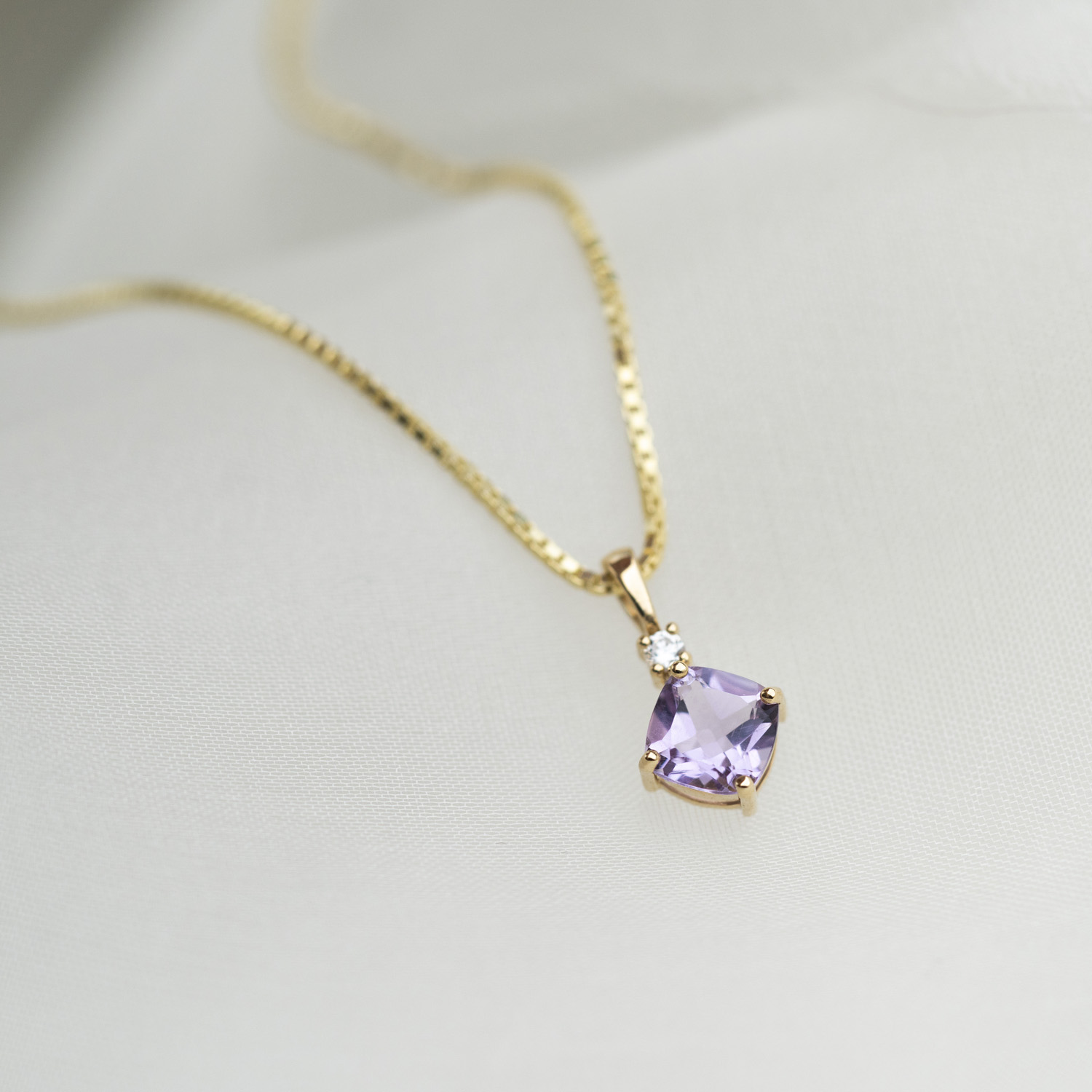 Bilde nummer 3 av Pan Jewelry, Anheng i 585 gult gull med zirkonia og ametyst