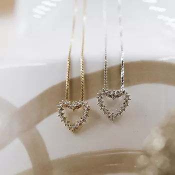 Bilde nummer 3 av Laura smykke i 585 hvitt gull med diamanter 0,18 ct