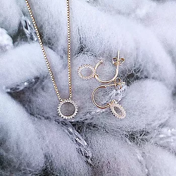 Bilde nummer 4 av Pan Jewelry, Anheng i 585 gult gull med zirkonia og sirkel