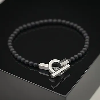 Bilde nummer 2 av Bear armbånd i stål og sort agat