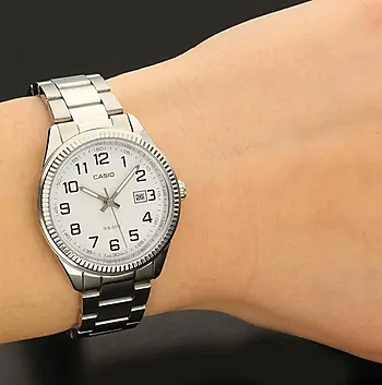 Bilde nummer 2 av Timeless dameklokke med stålrem