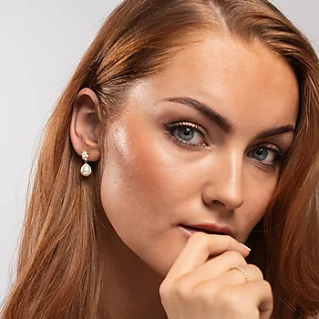 Bilde nummer 2 av Perleblomst øredobber i 925 forgylt sølv