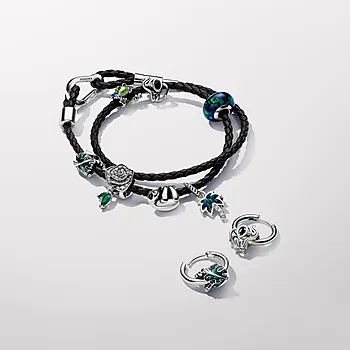 Bilde nummer 4 av Pandora Moments, Charm i 925 sølv med rose og grønne blader